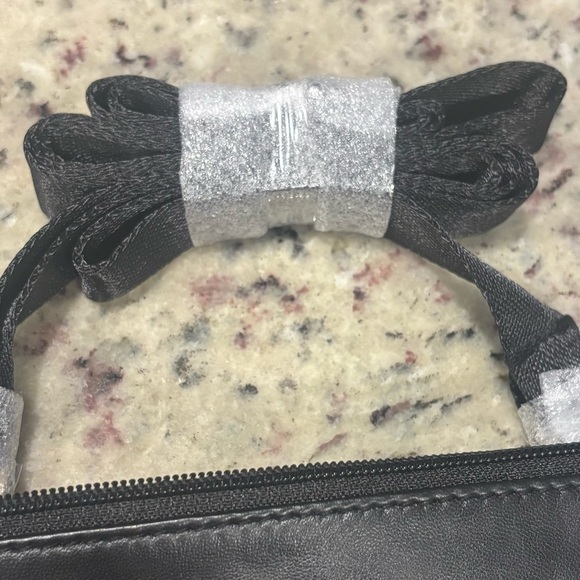 Marshal Leather Crossbody - Picture 7 of 8